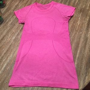 Lululemon pink swiftly crew neck size 4