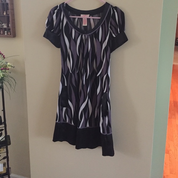 Little dress with front pockets