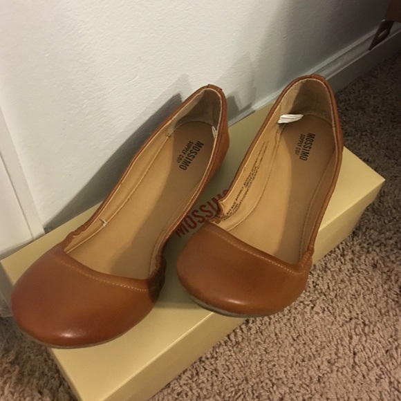 Tan flats