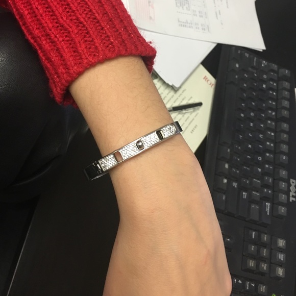 Henri Bendel silver bracelet