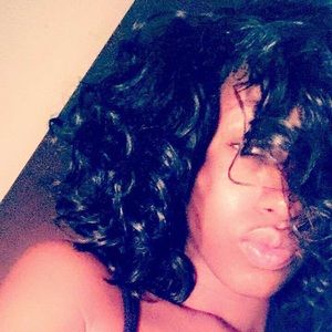 Meet your Posher, Crystal