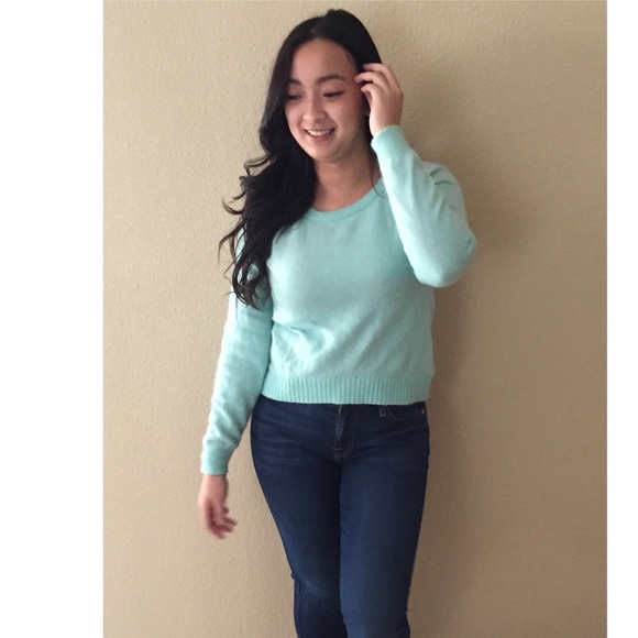 Mint colored long sleeve sweater - Picture 1 of 4