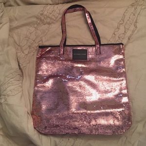 VS tote
