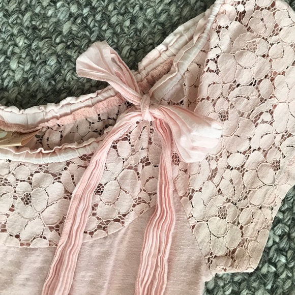 Eyeshadow Lace Top - Picture 2 of 3