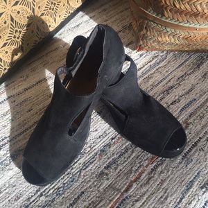 💥SALE💥NAOT BLACK SHOES