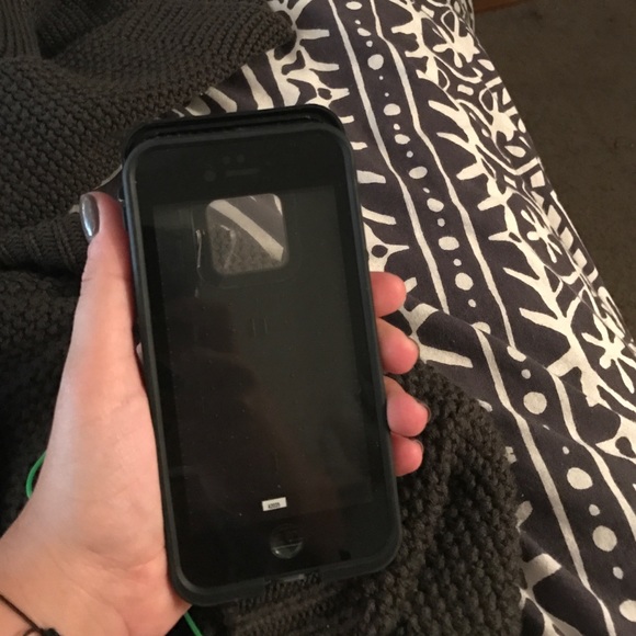 Black Lifeproof iPhone 6/6s case