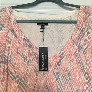 NWT Cashmere Blend Animal Print Sweater Size XL.