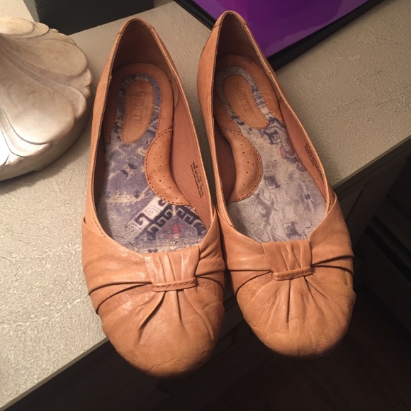 Women's flats