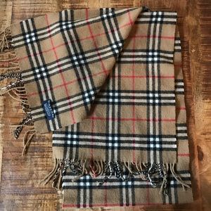Burberry wool scarf