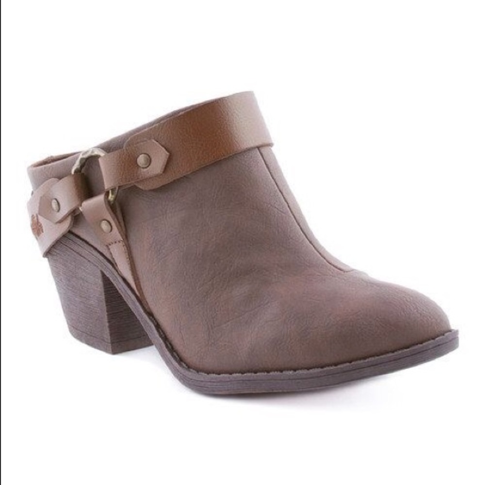 ⬇️ Blowfish brown clogs
