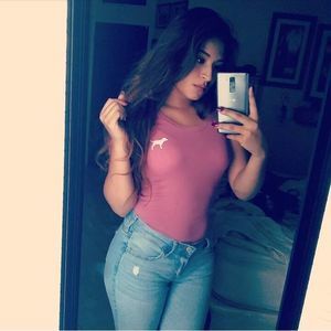 Meet your Posher, Esmeralda