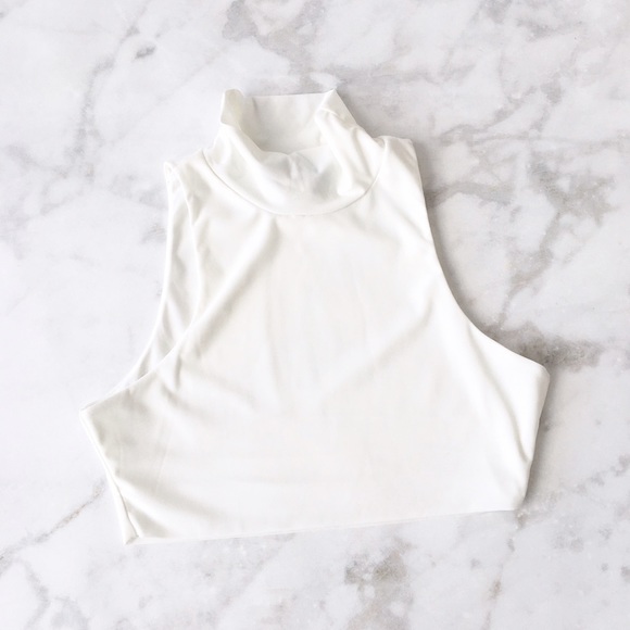 Sale ⬇️ White Turtleneck Mini Crop Top - Picture 4 of 5