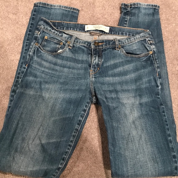 Long A&F jeans