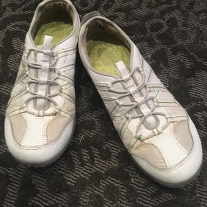 clarks no ties shoes