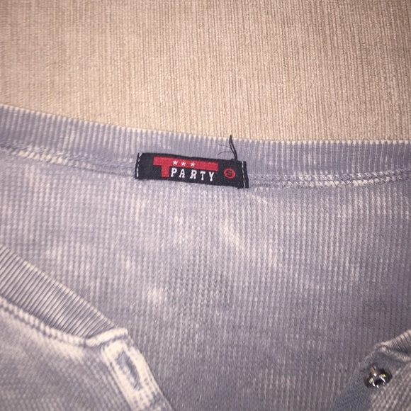 LONG SLEEVE GRAPHIC TEE - Picture 4 of 4