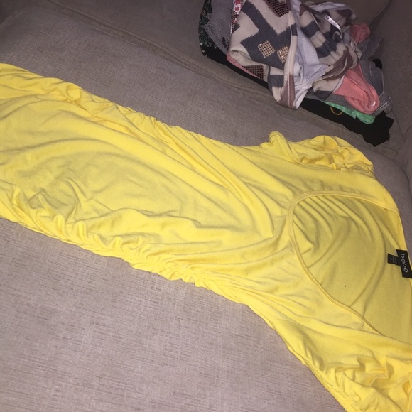 BEBE RUFFLED FORM FITTING SHIRT - Picture 3 of 3