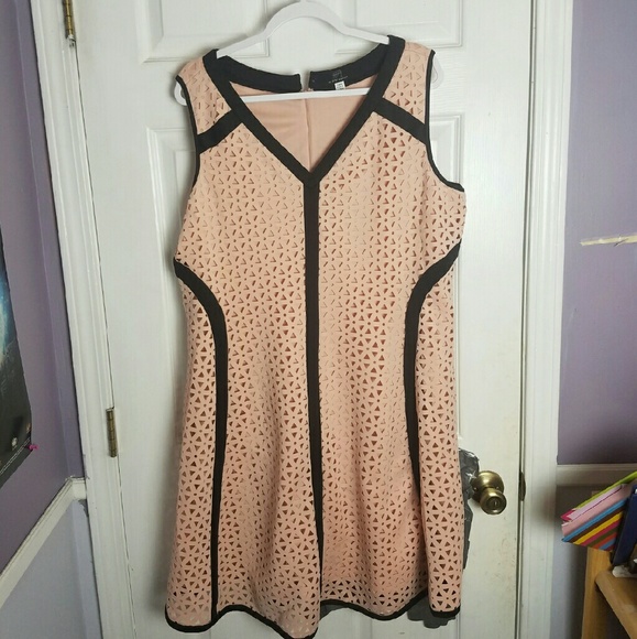 Dresses & Skirts - Seth Aaron Pink & Black Lined Cutout Dress