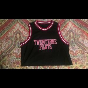 TØP basketball jersey style crop top