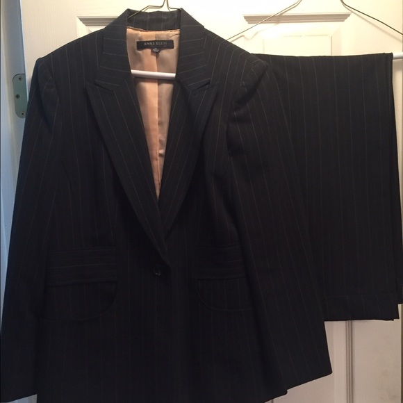 Anne Klein pin striped women's pant suit