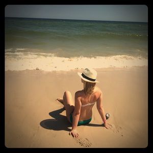 Meet your Posher, Elizabeth