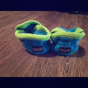 Patagonia Synchilla baby booties