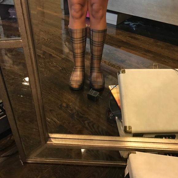 RAIN BOOTS - Picture 2 of 3