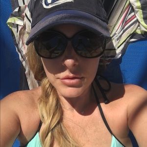 Meet your Posher, Crystal