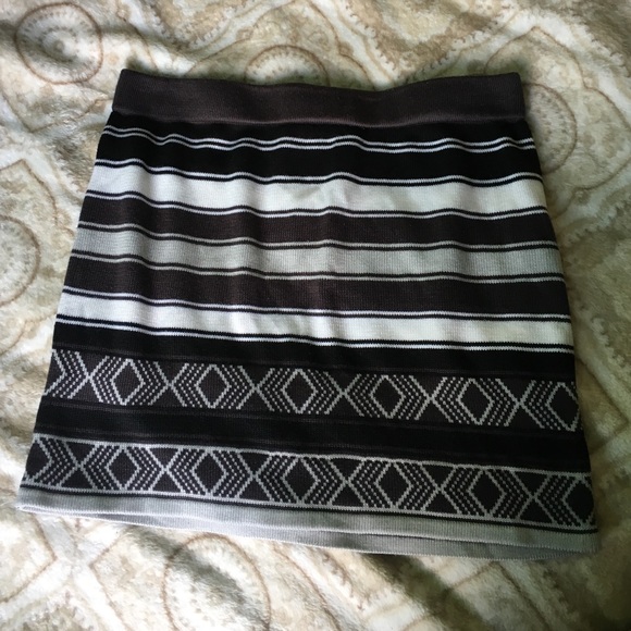 Fitted skirt