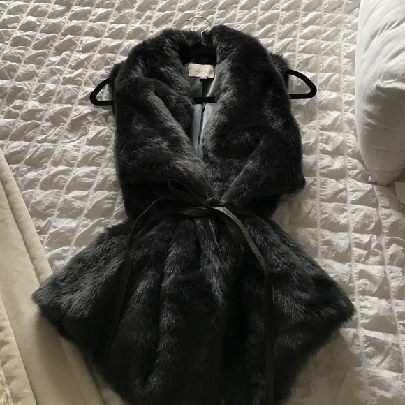 Gorgeous navy blue faux fur vest