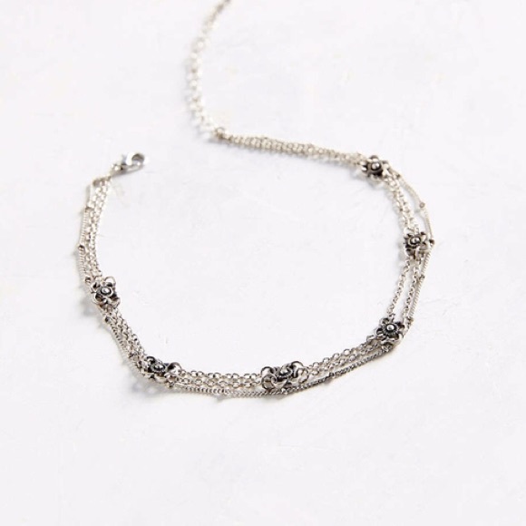 ISO urban outfitter flower layered choker
