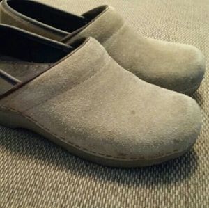 Dansko Size 37 tan clog