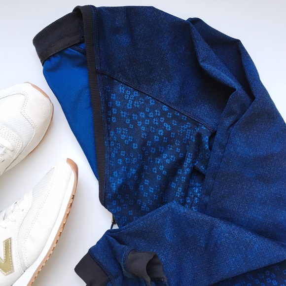 lululemon athletica Jackets & Blazers - ✨HP✨Lululemon H'Om Run Jacket