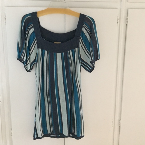 Knit half sleeve top