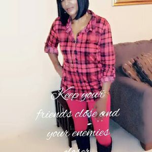 Meet your Posher, Gloria