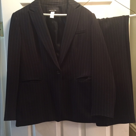 Jones New York women's pant suit