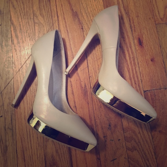 Zigi ny Nude Platform Heels