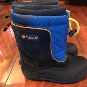 Toddler boys Columbia snow boots