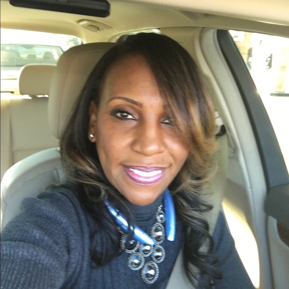 Meet your Posher, Tracie - Picture 1 of 1