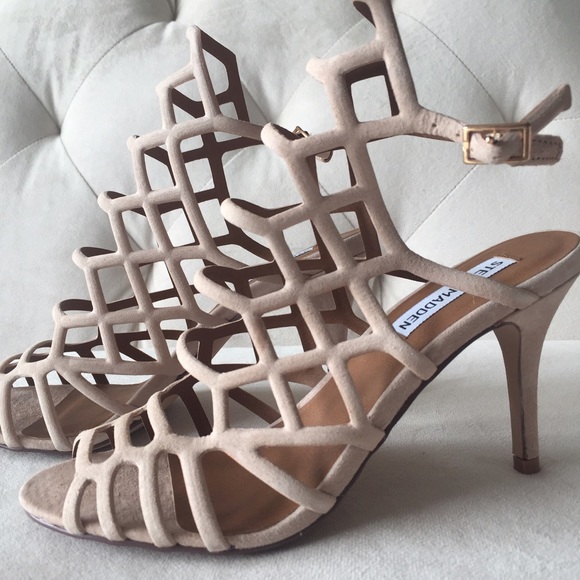 🚨SOLD🚨 NWOT STEVE MADDEN Suede Sandals, Size 6 - Picture 3 of 4
