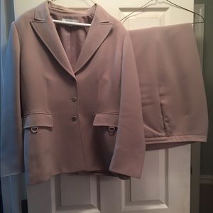 Tahari women's pant suit