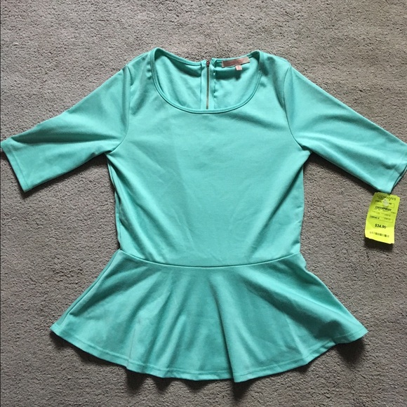 NWT 3/4 sleeve Peplum Shirt