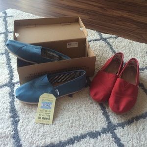 Toms bundle, red and blue size 9 women's