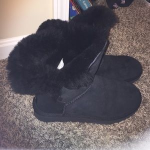 Black uggs
