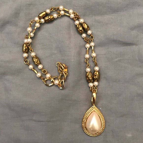 Sidlee Jewelry Jewelry - Handmade Necklace - Teardrop w/ Gold/Pearl