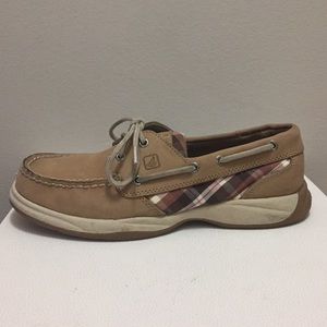 Sperry topsiders