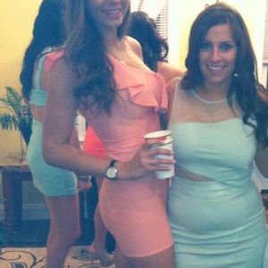 Peach/Coral One Shoulder Dress 🍑