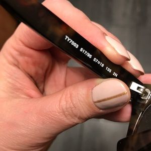 Tory Burch Accessories - Tory Burch Square Tortoiseshell Sunglasses Tory Burch Accessories - Tory Burch Square Tortoiseshell Sunglasses
