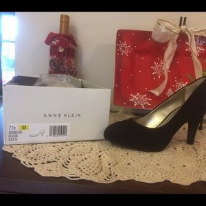 BNWT Anne Klein heels