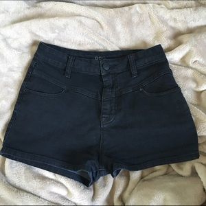 BDG HIGH-WAISTED BLACK DENIM SHORTS