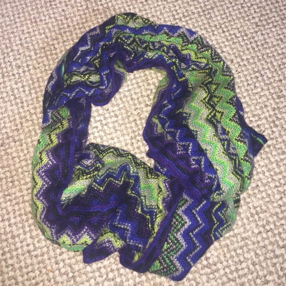 Steve Madden infinity scarf